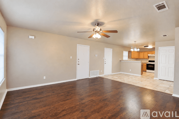 Belton House: 907 Carla Kay Dr
