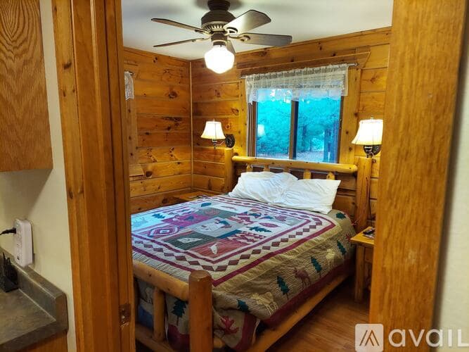 Warrens House: 912 Paddle Boat Court