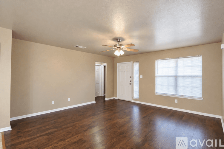 Belton House: 907 Carla Kay Dr