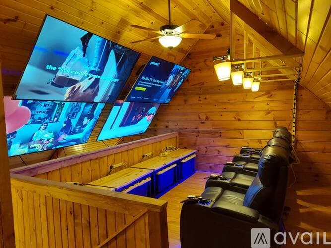 Warrens House: 912 Paddle Boat Court