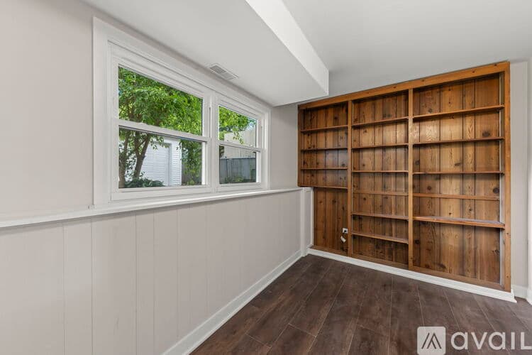 Wheaton House: 107 N Pierce Ave