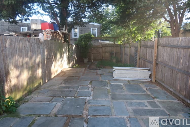 Norristown Townhome: 262 Minor St