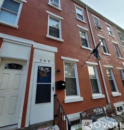 Norristown Townhome: 262 Minor St