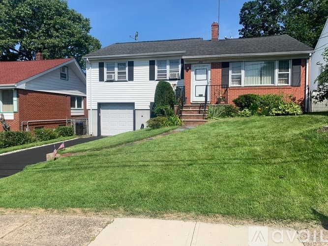 Hillside House: 1476 Orchard Terrace