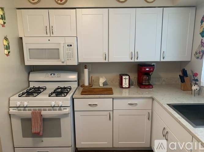 Hillside House: 1476 Orchard Terrace