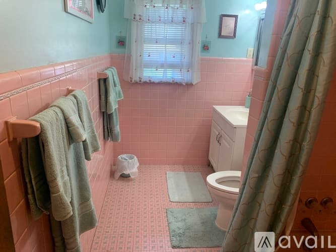 Hillside House: 1476 Orchard Terrace