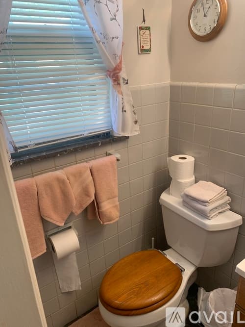 Hillside House: 1476 Orchard Terrace