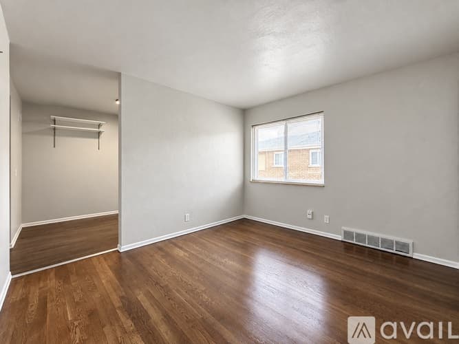 St. Louis Apartment: 2823 Lemay Ferry Rd