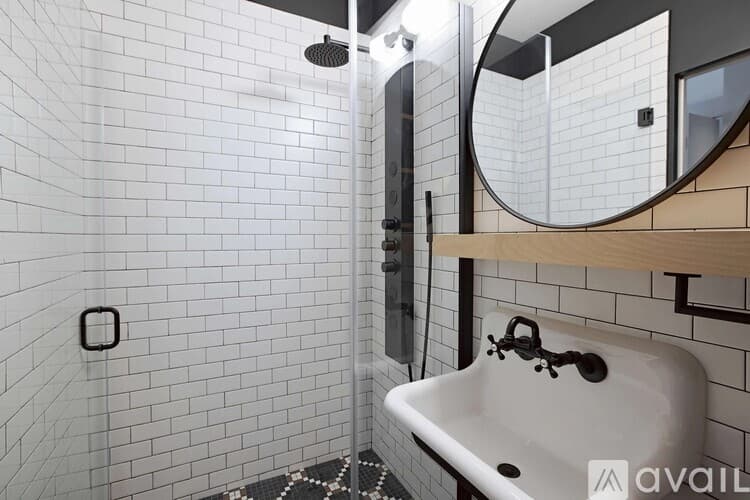 Kansas City Apartment: 315 East 39th Street