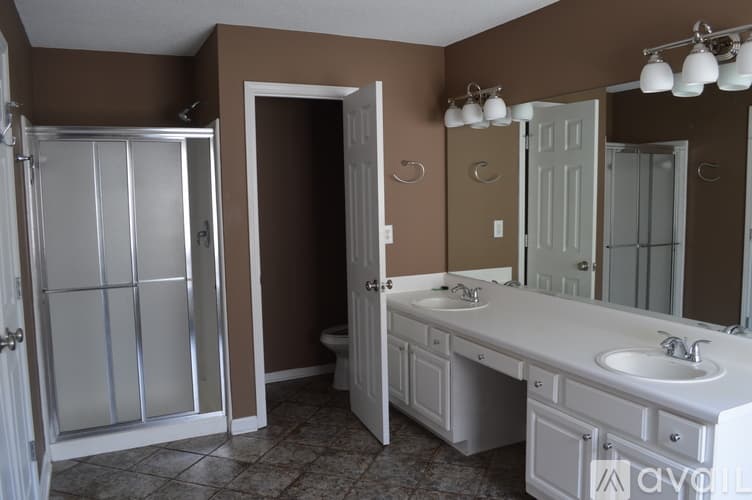 Smyrna House: 2924 Cottesford Way Southeast