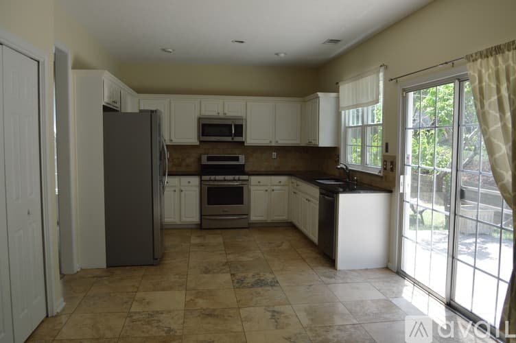 Smyrna House: 2924 Cottesford Way Southeast