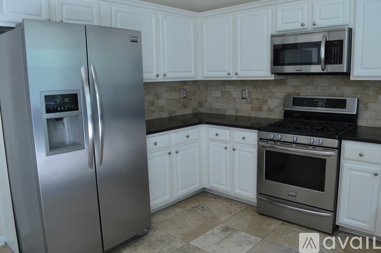 Smyrna House: 2924 Cottesford Way Southeast