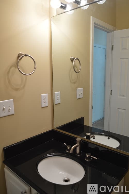 Smyrna House: 2924 Cottesford Way Southeast
