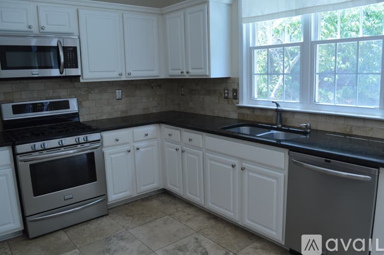 Smyrna House: 2924 Cottesford Way Southeast