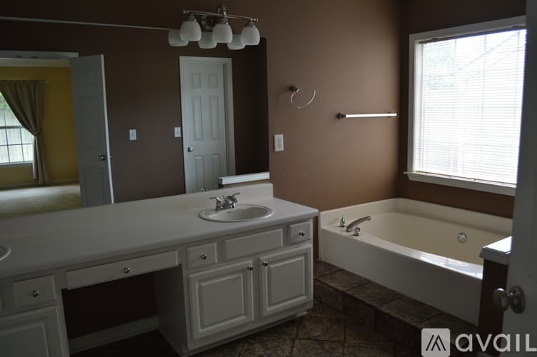 Smyrna House: 2924 Cottesford Way Southeast