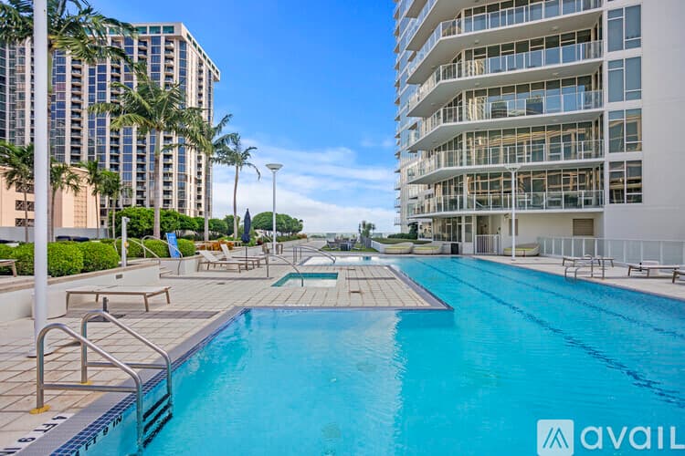St. Petersburg Condo: 175 1st Street South