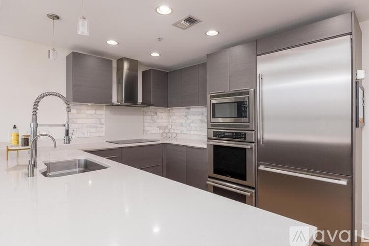 St. Petersburg Condo: 175 1st Street South