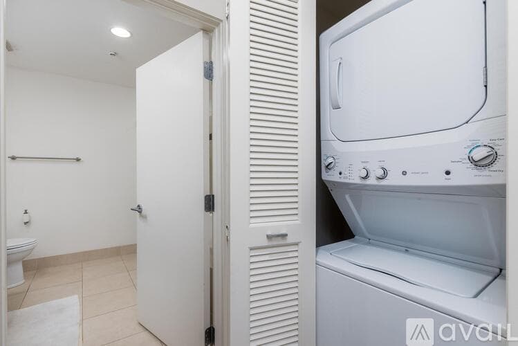 St. Petersburg Condo: 175 1st Street South