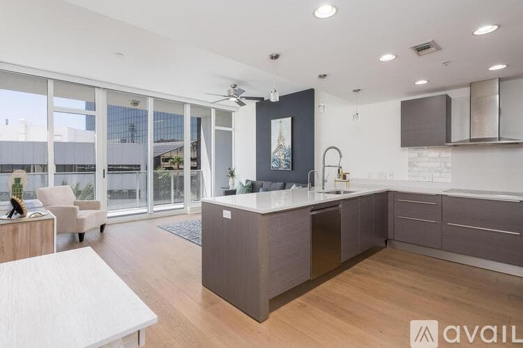 St. Petersburg Condo: 175 1st Street South