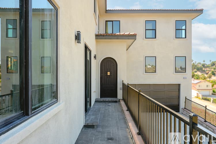 Riverside House: 16515 Canyon Ridge Dr