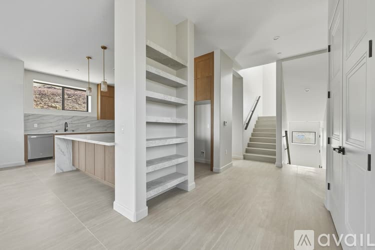 Riverside House: 16515 Canyon Ridge Dr