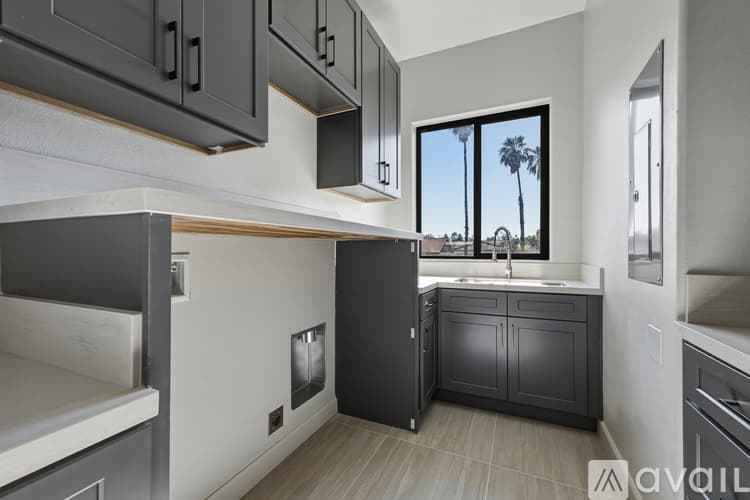 Riverside House: 16515 Canyon Ridge Dr