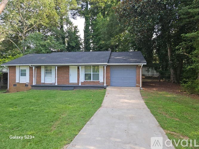 Jonesboro House: 62 Flint River Road