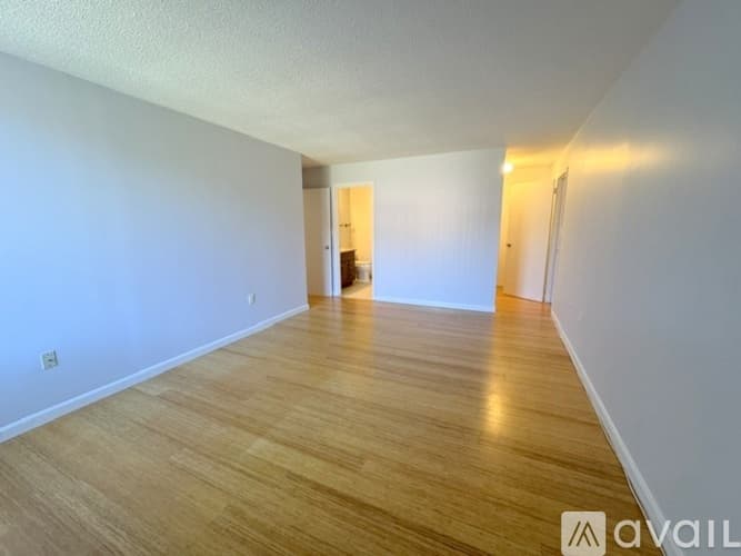 Swampscott Apartment: 1002 Paradise Rd