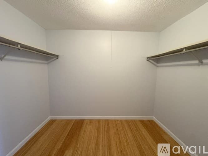 Swampscott Apartment: 1002 Paradise Rd