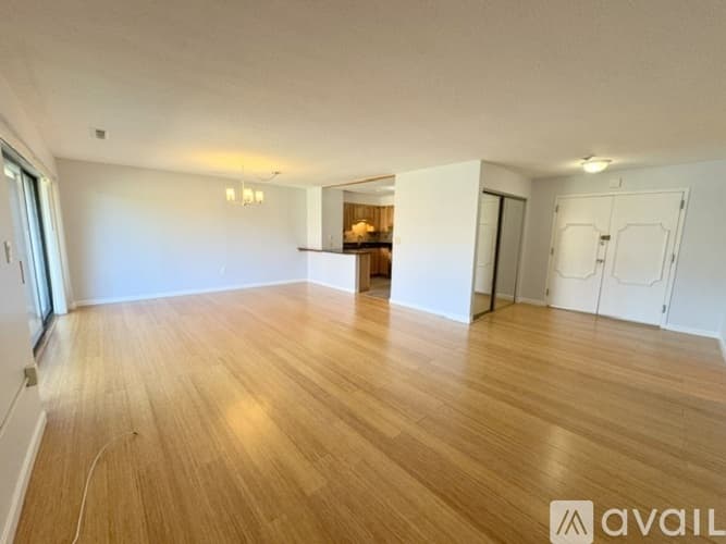 Swampscott Apartment: 1002 Paradise Rd