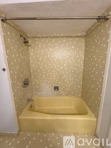 Swampscott Apartment: 1002 Paradise Rd