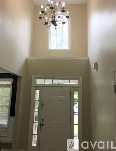 Macon House: 206 West Springs Drive