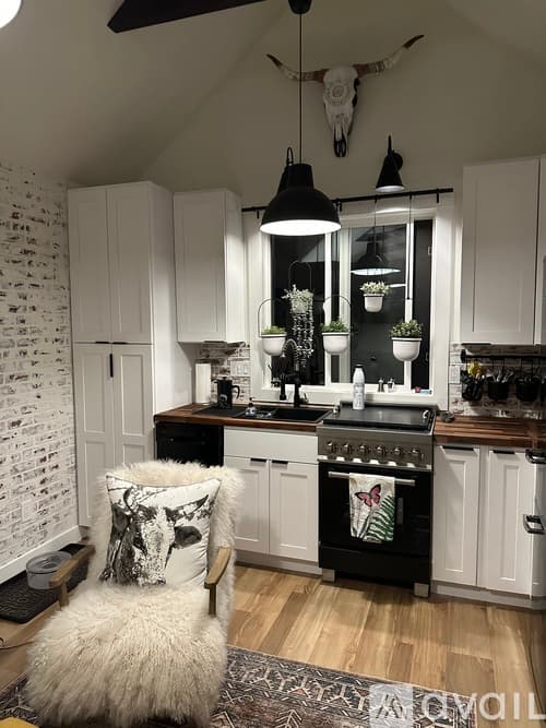 Sultan House: 13110 302nd Drive Southeast