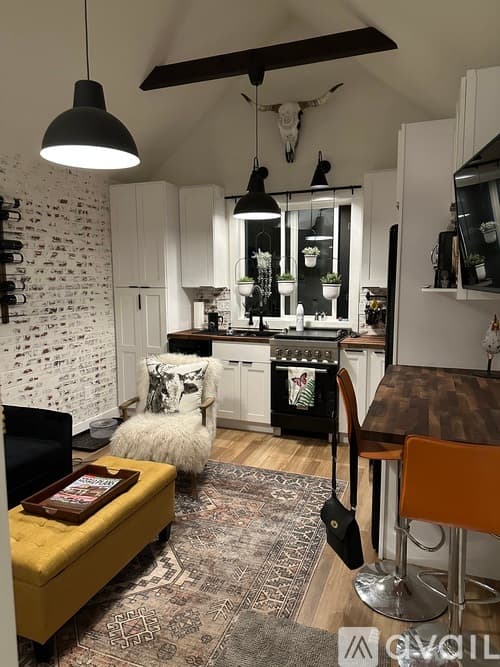 Sultan House: 13110 302nd Drive Southeast