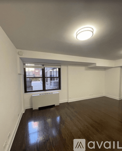 New York Apartment: 92 5th Ave