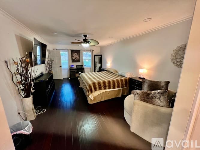 Stone Mountain Apartment: 488 Allana Court