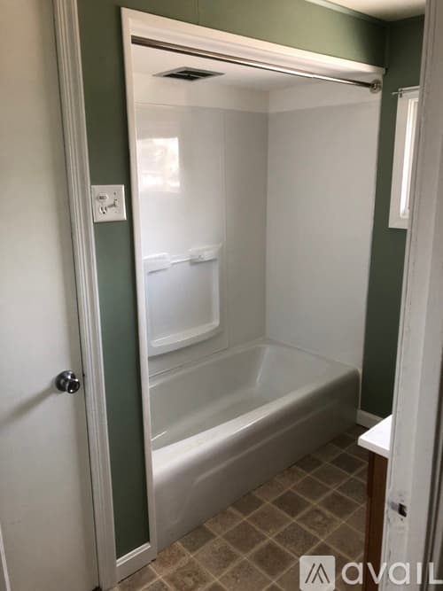 Altoona House: 909 28th St