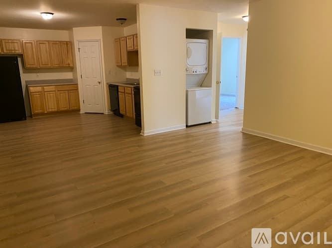 Pacific Apartment: 1515 W Pacific St