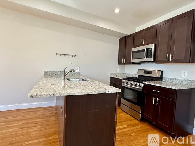 Cambridge Apartment: 17 Plymouth St