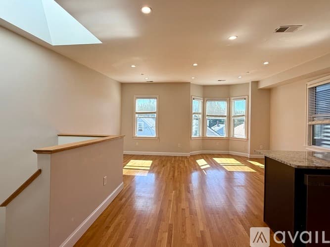 Cambridge Apartment: 17 Plymouth St