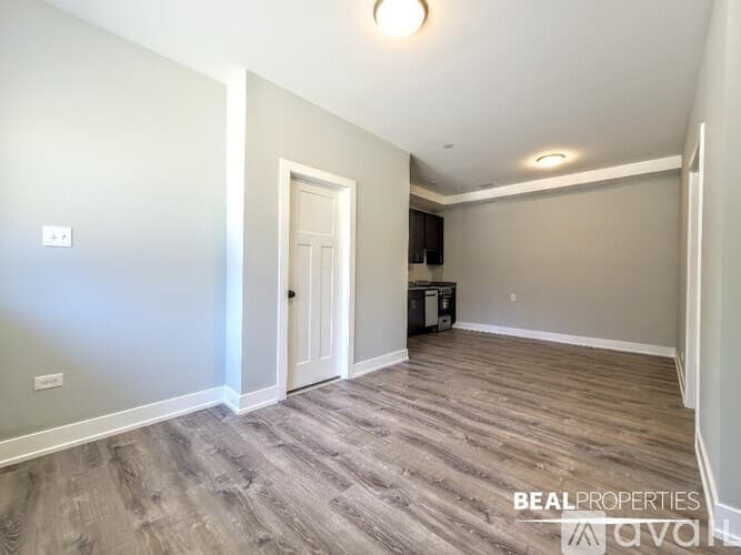 Chicago Apartment: 4851 N Damen Ave