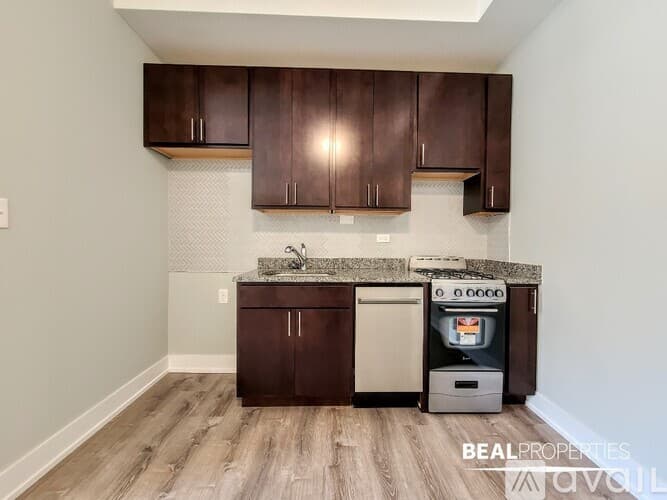 Chicago Apartment: 4851 N Damen Ave