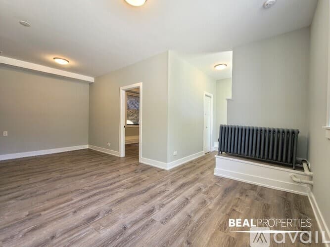 Chicago Apartment: 4851 N Damen Ave
