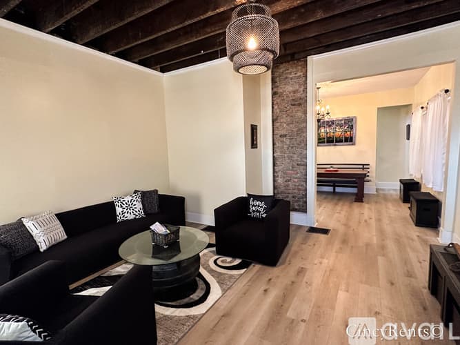 Cincinnati House: 2456 Riverside Dr