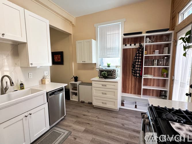 Cincinnati House: 2456 Riverside Dr