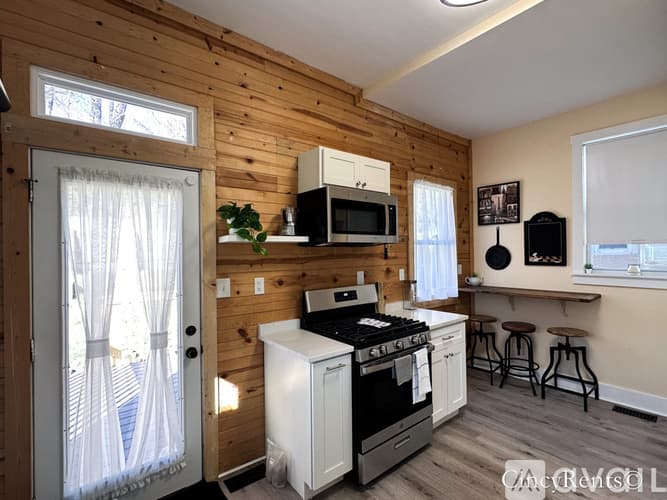 Cincinnati House: 2456 Riverside Dr