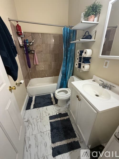 Cincinnati House: 2209 West Clifton Avenue