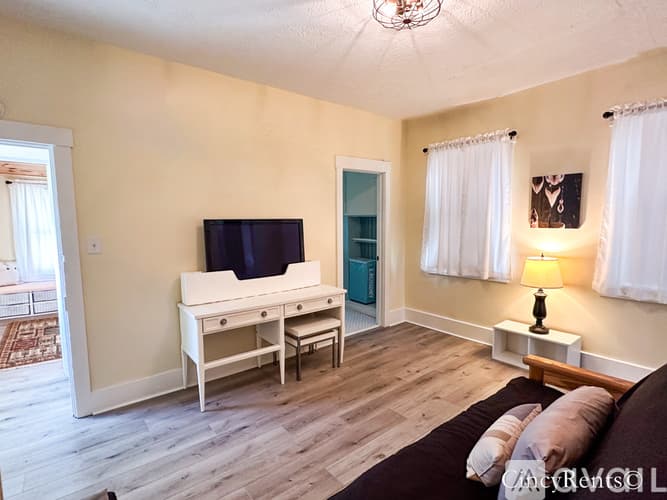 Cincinnati House: 2456 Riverside Dr