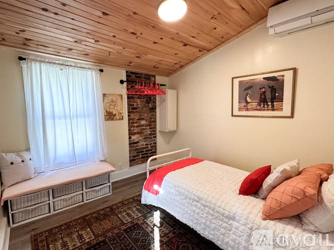 Cincinnati House: 2456 Riverside Dr