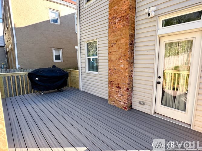 Cincinnati House: 2456 Riverside Dr